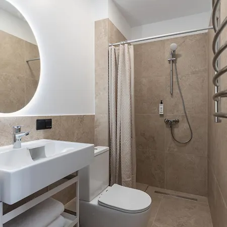 P6 Old Town - 6th Floor, No Elevator *