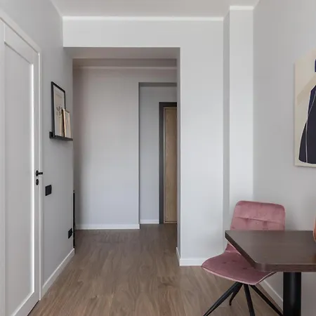 P6 Old Town - 6th Floor, No Elevator Daire *