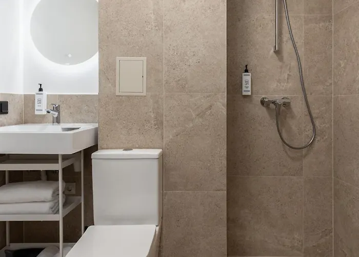 P6 Old Town - 6th Floor, No Elevator