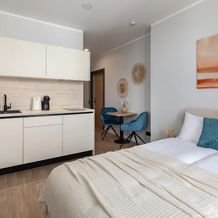 P6 Old Town - 6th Floor, No Elevator *