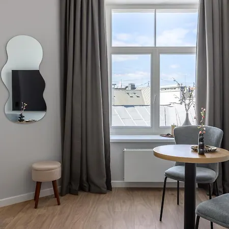 P6 Old Town - 6th Floor, No Elevator *